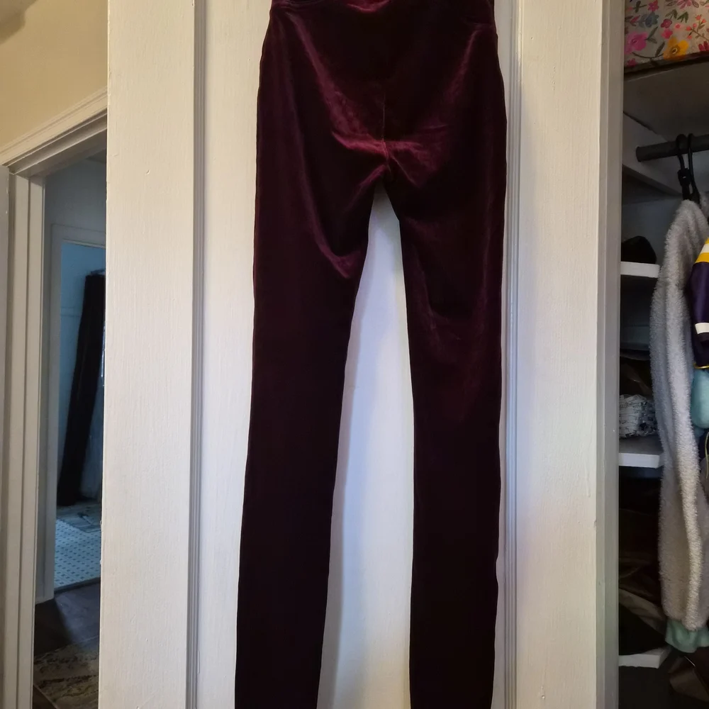 Spanx Velvet Leggings in Rich Burgundy - Picture 3 of 4
